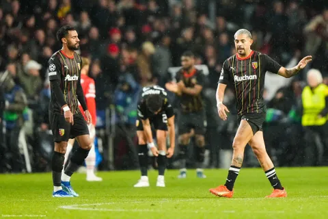 Lens : “Ce soir, il est mauvais…”, Riolo allume un attaquant