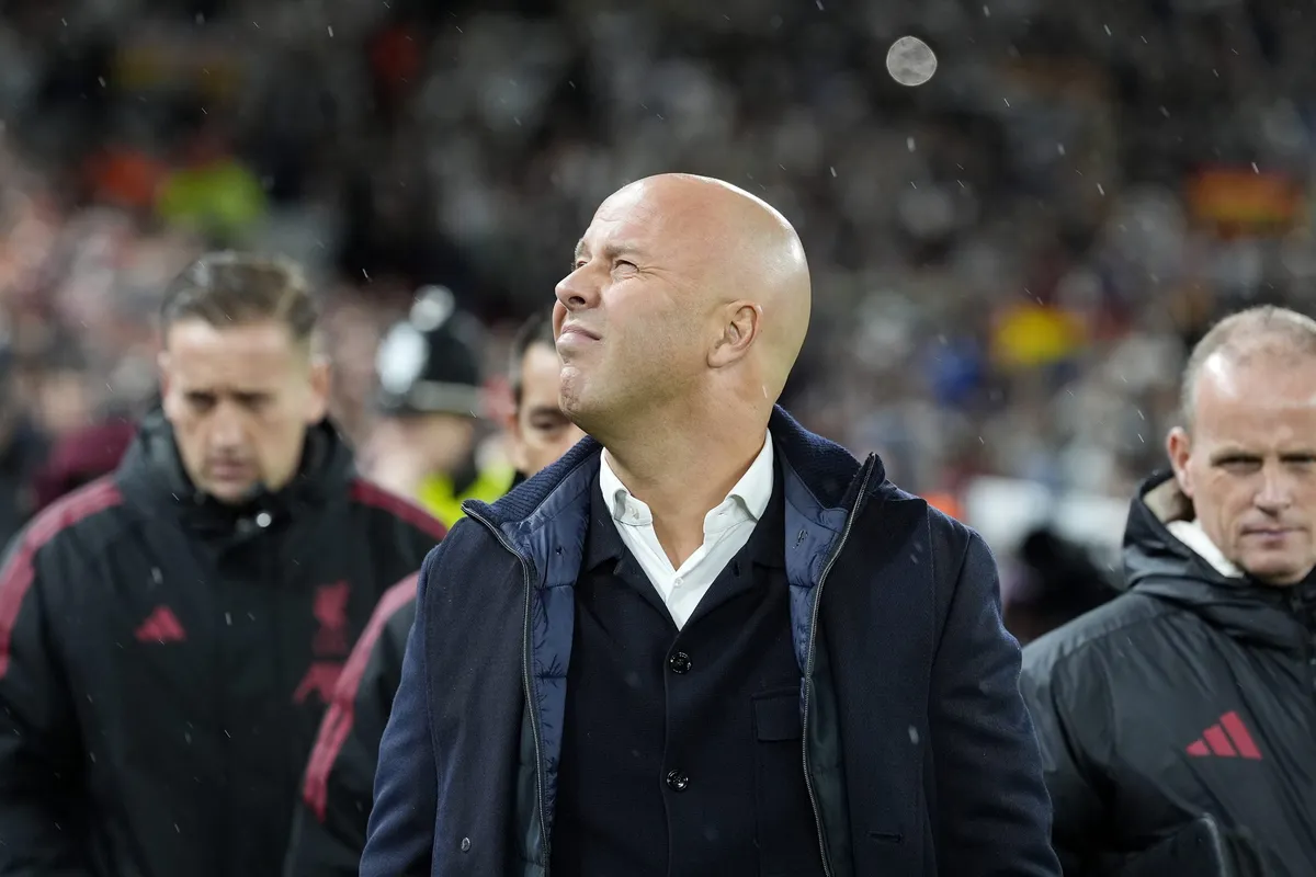 Liverpool : “Il a fait trop de signatures”, une légende des Reds perplexe sur le mercato d’Arne Slot