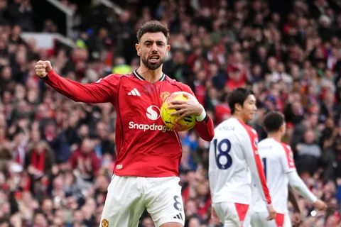 Mercato Manchester United : l’avenir de Bruno Fernandes va se jouer en fonction de deux critères