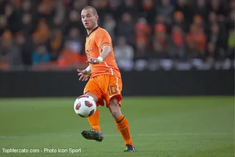 Galatasaray : Sneijder évoque Chelsea et Mourinho