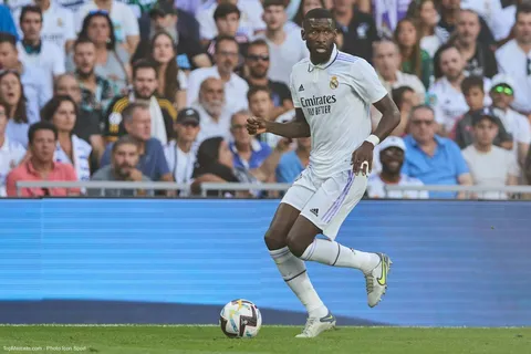 Mercato - Real Madrid : Rüdiger balance sur le Barça !