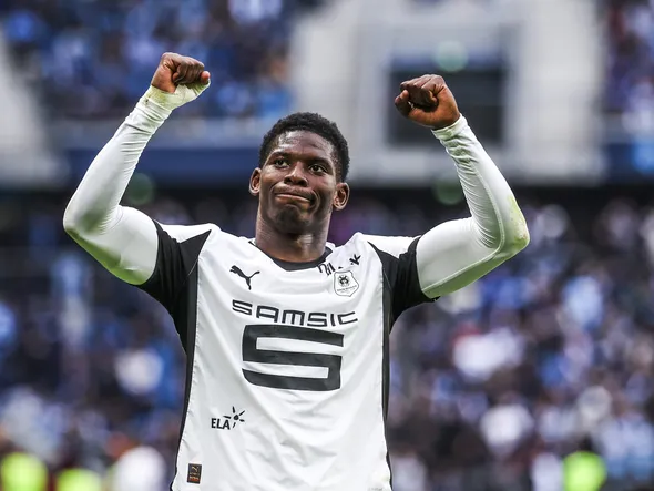 Mercato – Le Stade Rennais pense à un attaquant aux 2 buts en 30 matchs pour remplacer Breel Embolo