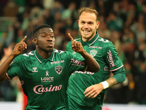 Mercato ASSE : discussions en cours pour prolonger un homme fort du début de saison