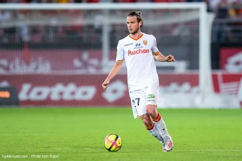 Lens : Guillaume Gillet prolonge dans le Nord (Officiel)
