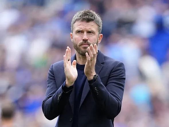 Manchester United : “c’est formidable de le voir à ce niveau, il y a peu de joueurs comme lui”, Carrick encense une recrue contestée du mercato 2025