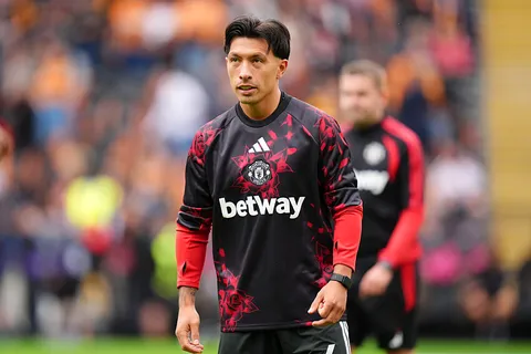 “Il y a toujours une raison” : Gerrard voit un but caché derrière la sortie de Martinez sur le mercato de Manchester United