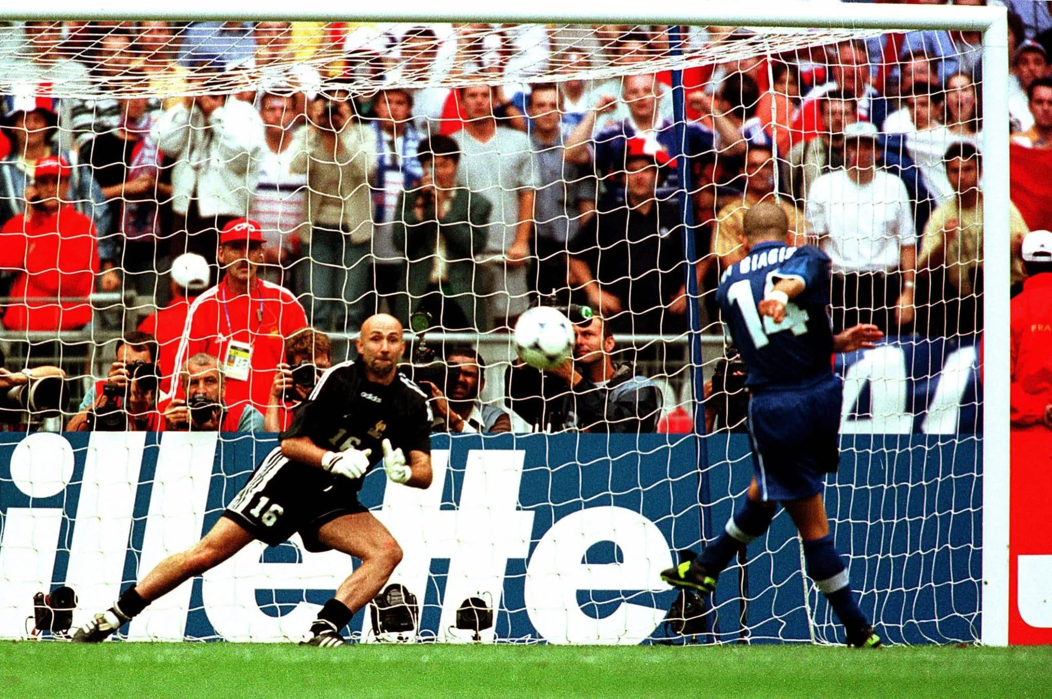 Lors du quart de finale de la Coupe du monde 1998 entre la France et l’Italie, quel est le seul Tricolore à avoir échoué sur sa tentative lors de la séance des tirs au but ?