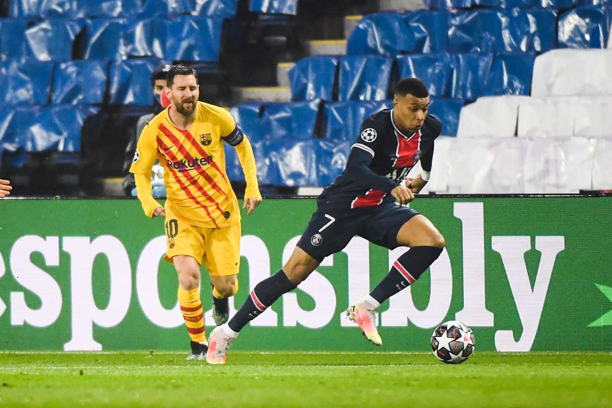 Avant la saison actuelle, le PSG et le Barça se sont affrontés à 5 reprises lors d’un tour à élimination directe en coupe d’Europe. Quelle équipe s’est qualifiée le plus de fois et avec quel bilan ?
