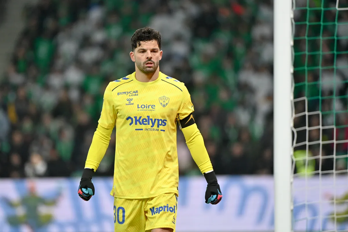 ASSE : un signe qui ne rassure pas concernant l’avenir de Gautier Larsonneur chez les Verts