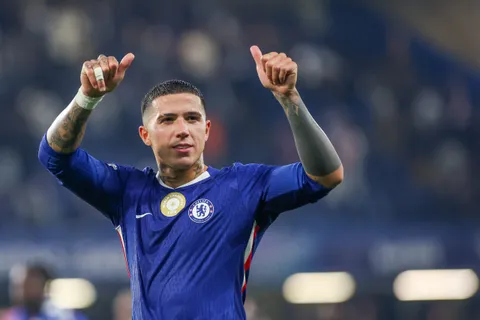 Mercato Chelsea : la décision d’Enzo Fernandez qui le rapproche du PSG ?