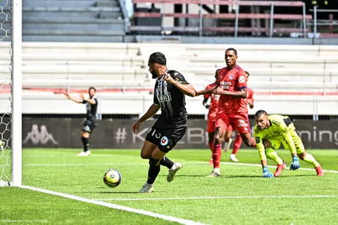 Ligue 1 : l’OL prend le bouillon à Angers