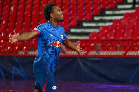 Lens : “Je suis parti après une saison”, Openda cash sur son départ