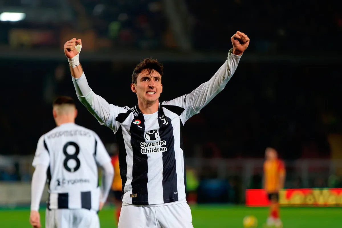 Andrea Cambiaso Juventus Turin