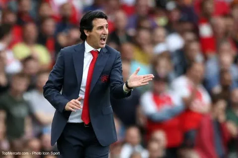 Arsenal : Emery annonce la couleur sur l’avenir d’Özil