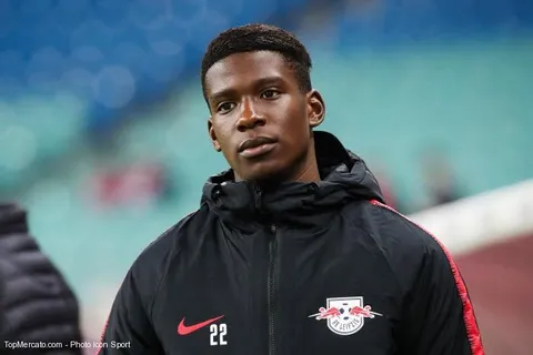 Leipzig : le PSG s’intéresserait à Mukiele