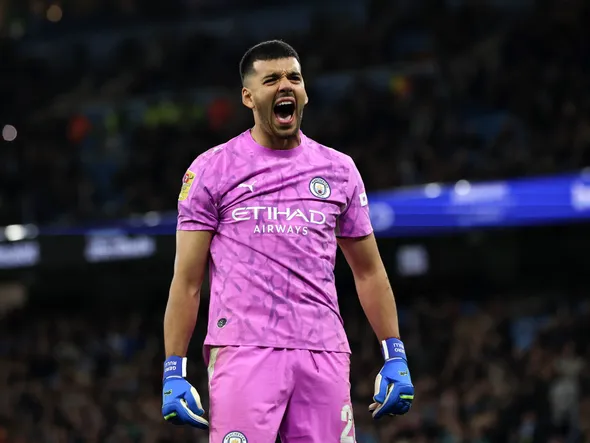 Manchester City : héros inattendu en League Cup, Rulli chatouille un Donnarumma fragilisé