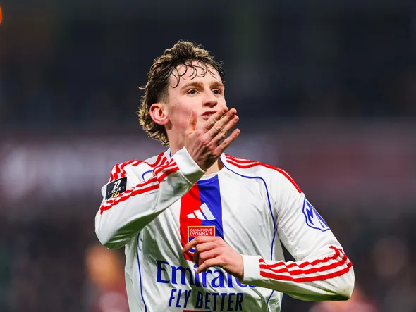 Mercato – 7 clubs de Premier League frappent à la porte pour Tyler Morton, l’OL dévoile son prix