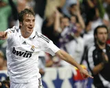 “S’il continue comme ça, il ira au Real Madrid” – Van der Vaart valide une piste prometteuse pour le mercato
