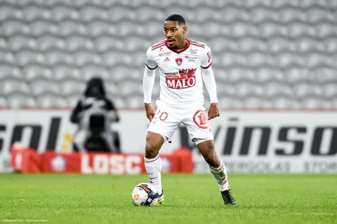 Officiel Mercato - Strasbourg : une recrue défensive en Alsace