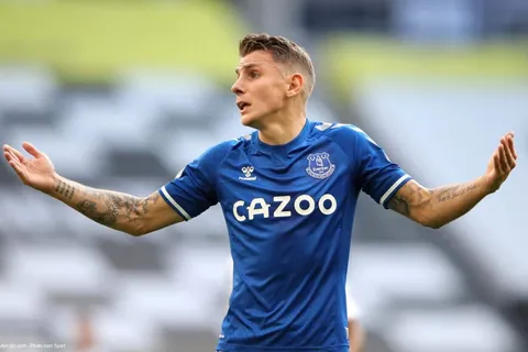 Officiel Mercato - Aston Villa : Lucas Digne recruté pour 30 millions