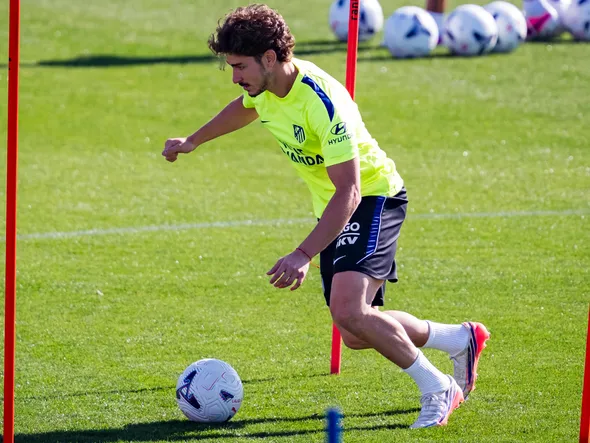 Barça : le mercato vient de fermer, mais le dossier Julian Alvarez est déjà relancé