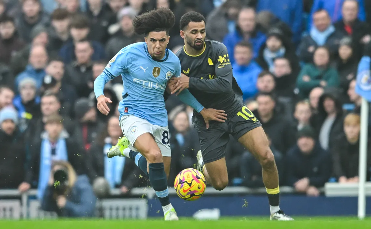 Rico Lewis Iliman Ndiaye Manchester City Everton