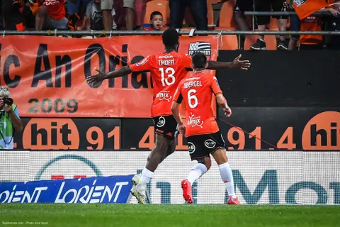 Mercato - Nice a augmenté sa proposition pour Moffi