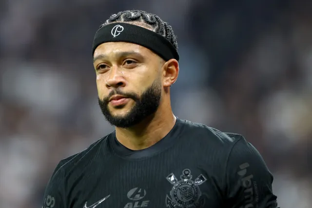 Le superbe coup franc de Memphis Depay au Brésil