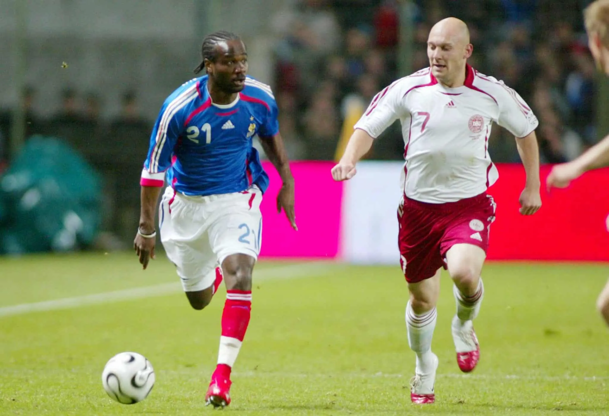 Laquelle de ces propositions sur Pascal Chimbonda, la surprise de la liste de la Coupe du monde 2006, est FAUSSE ?