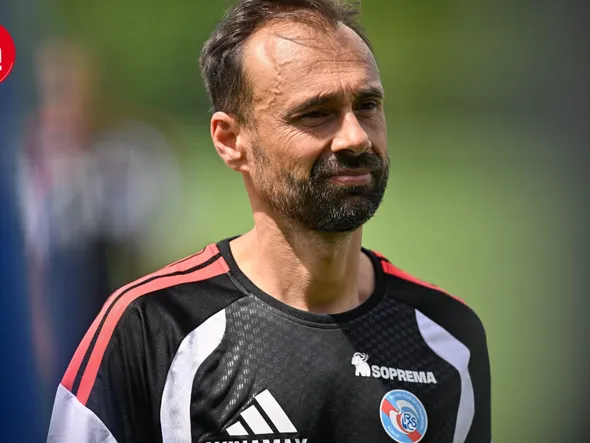Strasbourg : “grande ambition” et “football résolument offensif”… Qu’attendre avec Hugo Oliveira comme entraîneur du RCSA ?