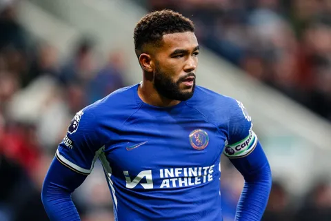 Mercato - Chelsea : Reece James pousse pour un départ au FC Barcelone