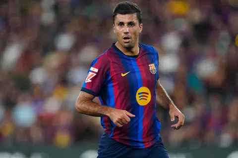 Barça : l’arrivée de Rodri fait déjà une victime dans le onze de Hansi Flick