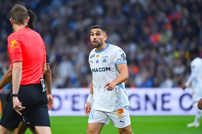 Neal Maupay, OM
