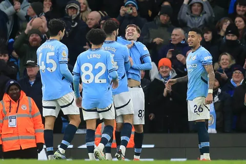 Manchester City : “je l’aime beaucoup, j’aimerais qu’il reste”… 7 clubs prêts à bondir sur une pépite de Guardiola à 30 M€