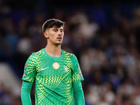 Chelsea : “lui-même voit des ressemblances”, Courtois adoube Mike Penders, propulsé gardien titulaires des Blues