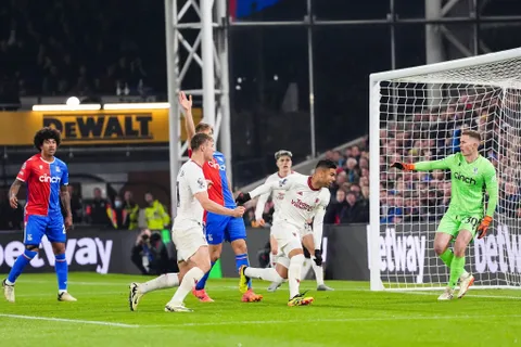 Carragher envoie une star de Manchester United à la retraite !
