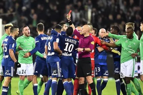 OL, Jallet : “L’arbitre a manqué de diplomatie”