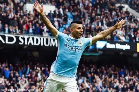 Man City : une blessure embarrassante pour Agüero