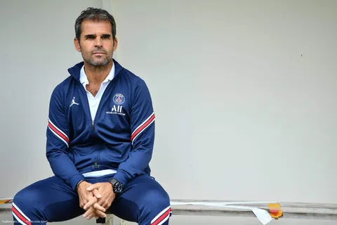 PSG : l’entraîneur des féminines écarté du banc