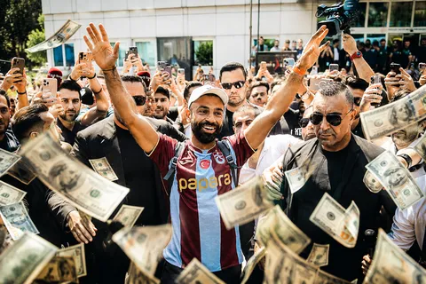 Mohamed Salah mieux payé à Trabzonspor que 99% des joueurs de L1 : comment les clubs turcs parviennent à offrir des salaires aussi élevés