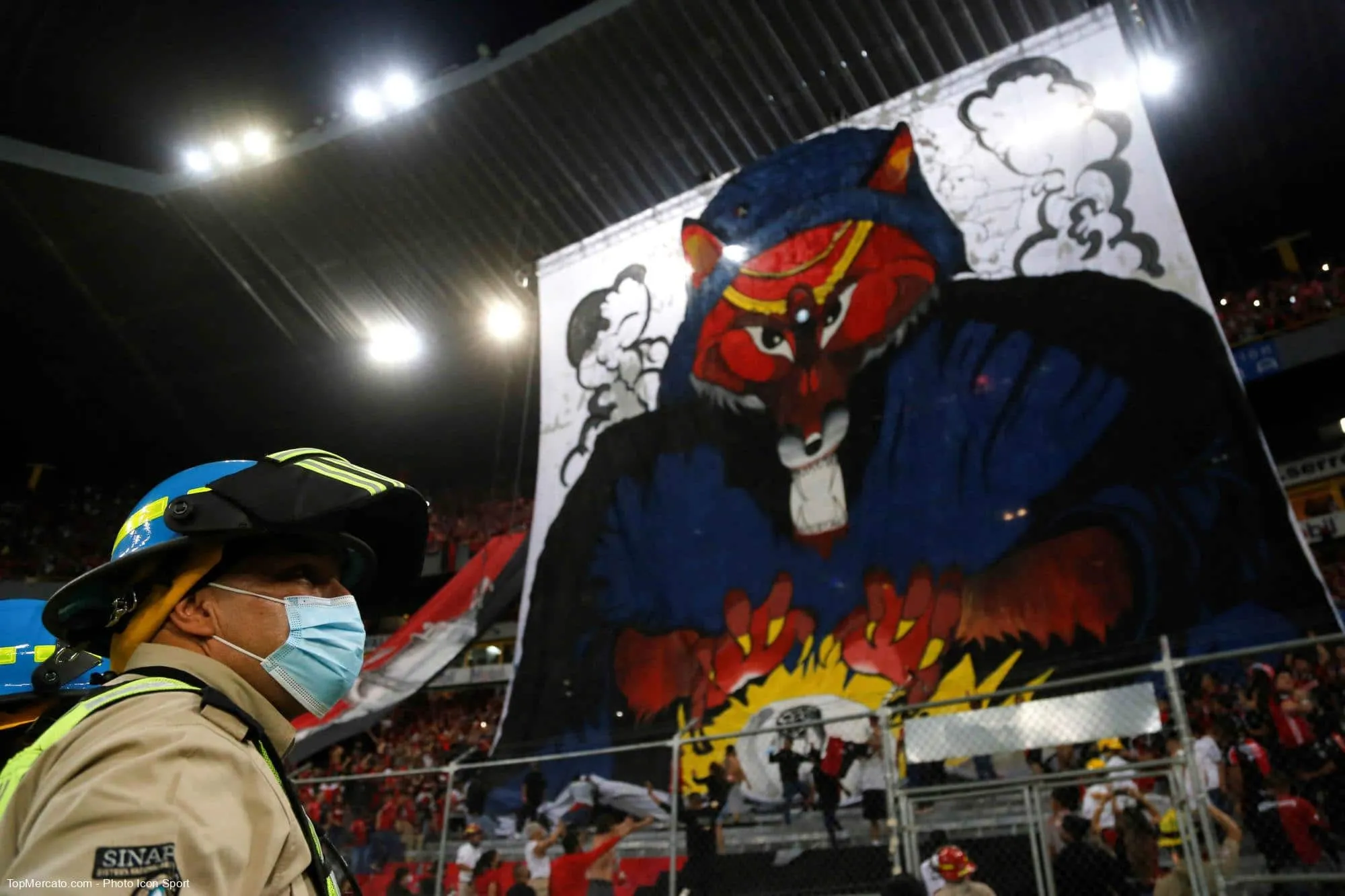 Stade Mexique, incidents tribunes