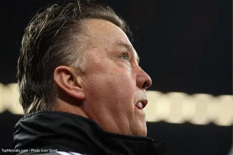 Van Gaal s’engage à Manchester United (Officiel)