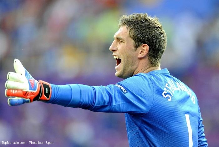 Ajax : à 39 ans, Stekelenburg prolonge