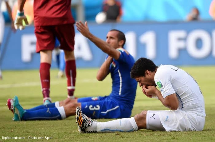 Rétro Coupe du monde : Suarez croque Chiellini (2014)