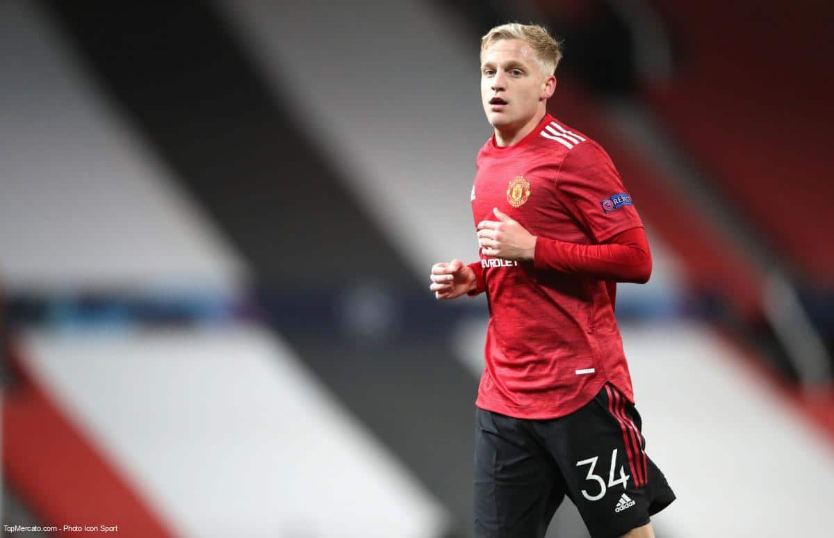 Manchester United : Van de Beek prêté à Everton