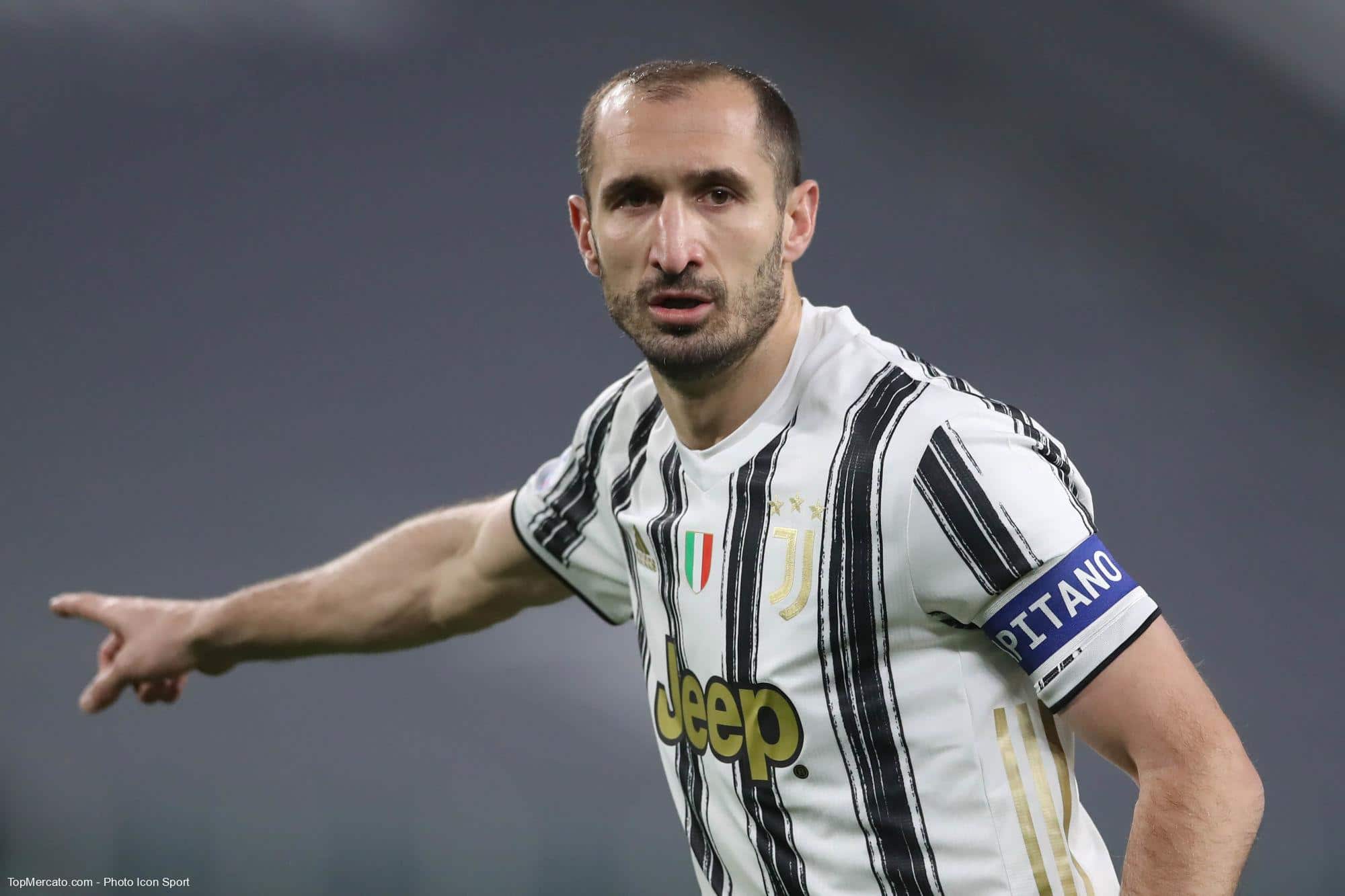 Serie A : la Juve accrochée par la Lazio, la sortie en larmes de Chiellini