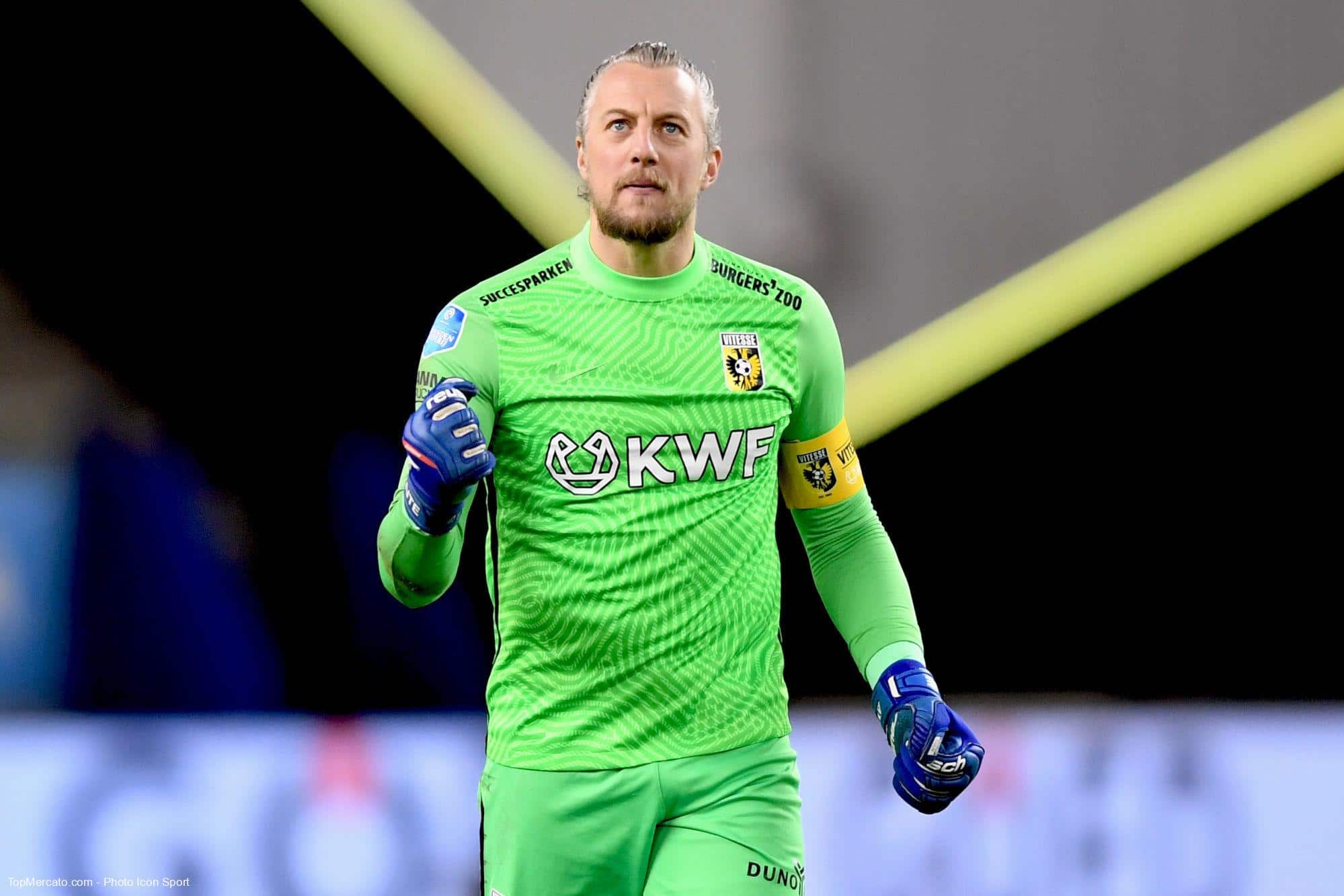 Ajax Amsterdam : Remko Pasveer débarque dans les buts