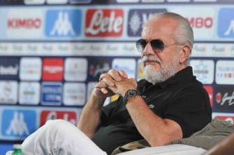 Naples : De Laurentiis dénonce les méthodes du PSG
