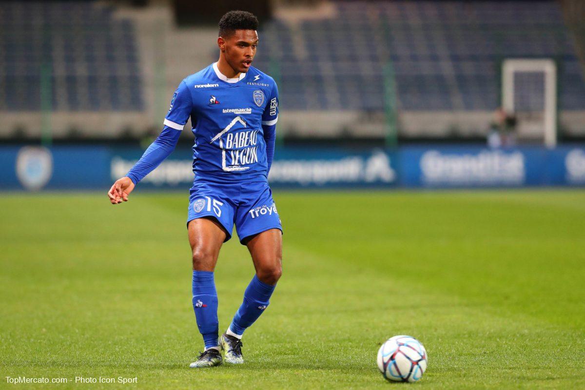Rayan Raveloson, ESTAC