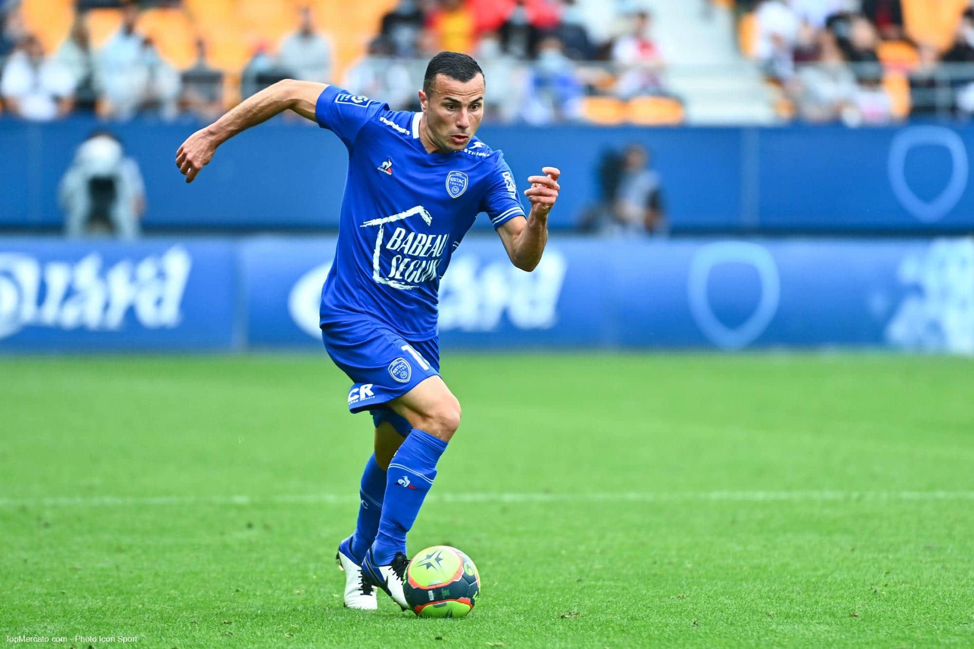 Karim Azamoum, Troyes, ESTAC